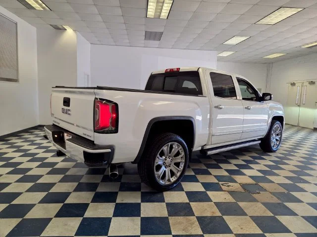 Used 2018 WHITE FROST TRICOAT GMC Denali image 8