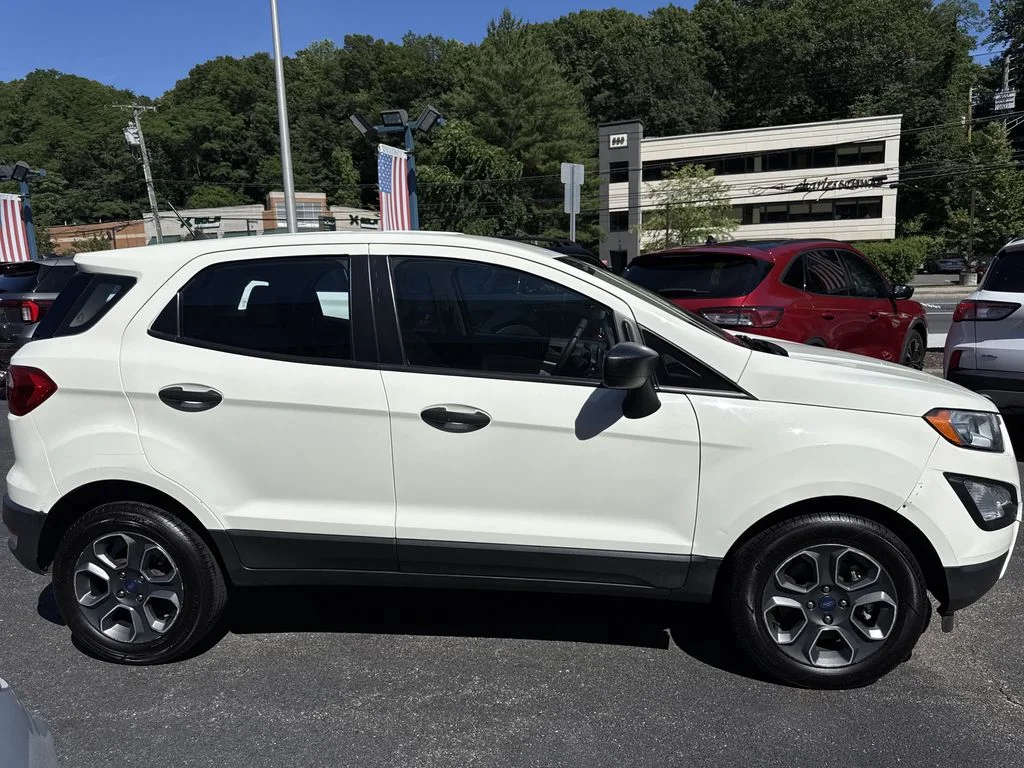 Used 2020 Diamond White Ford S image 4