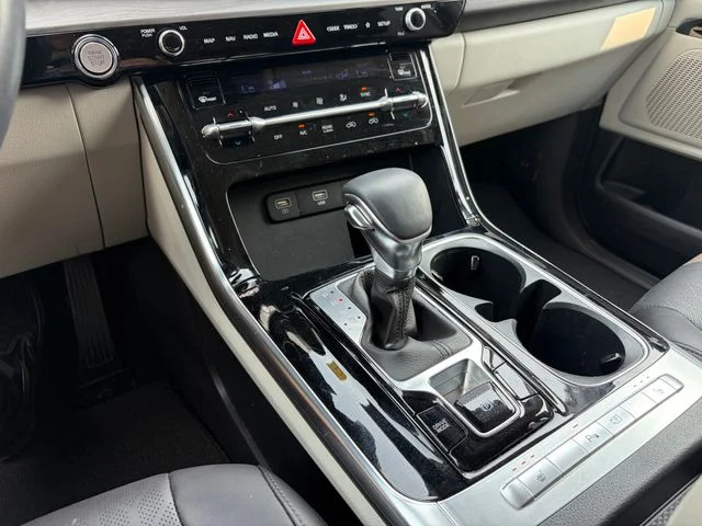 Used 2024 Black Kia EX image 19