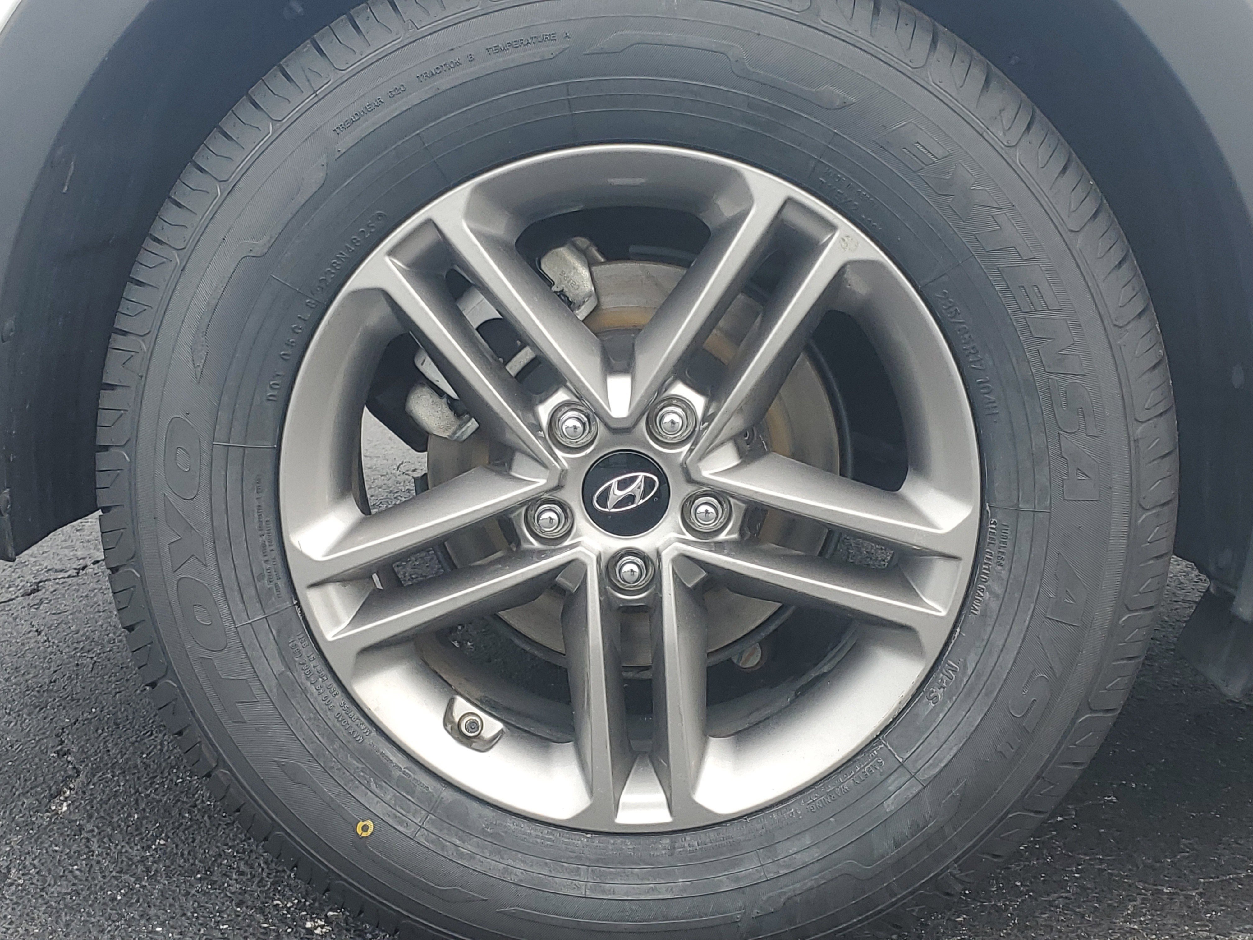 Used 2018 Pearl White Hyundai 2.4L image 8