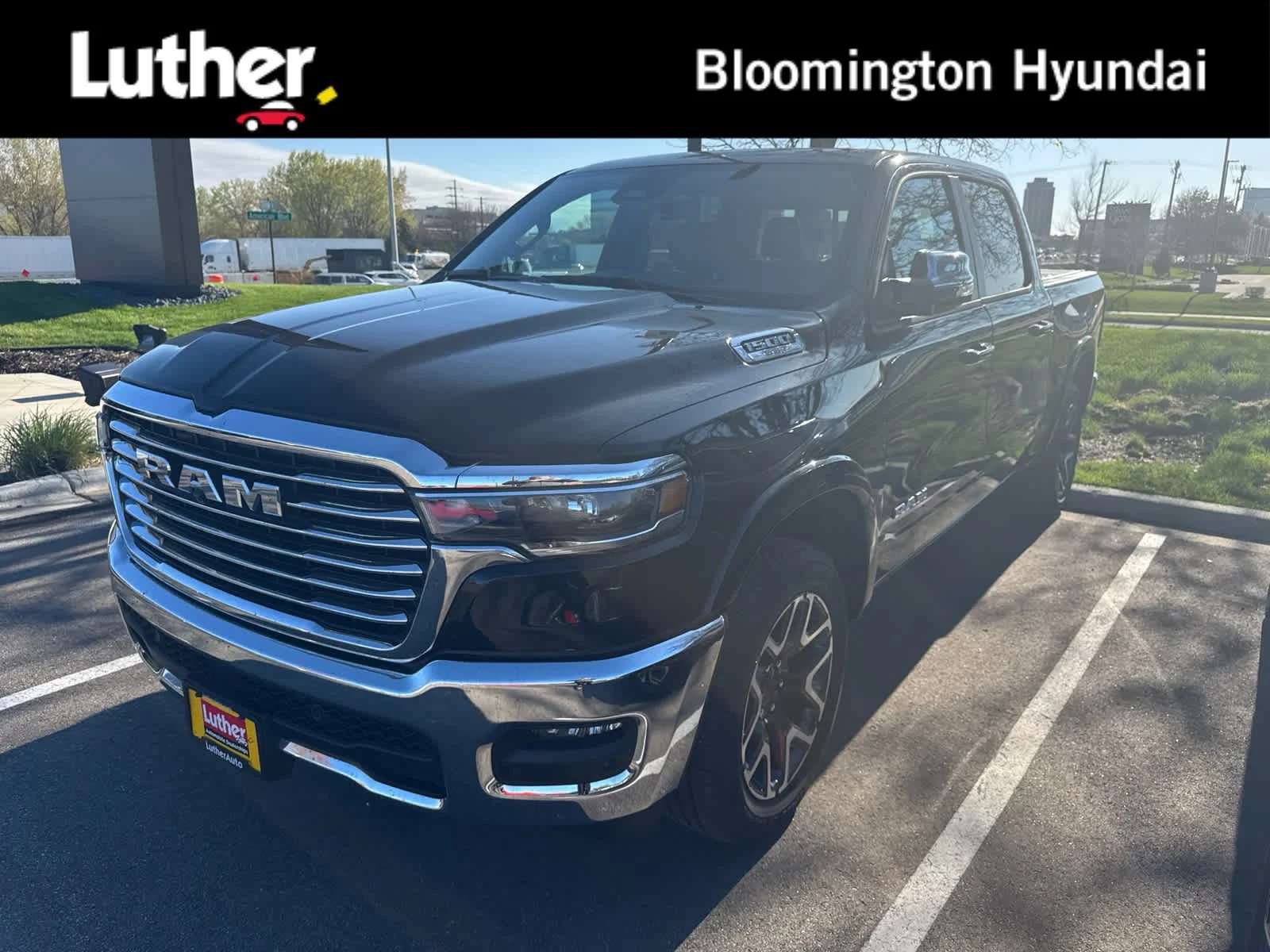 2025 RAM 1500 Laramie 4x4 Crew Cab 5'7's photo