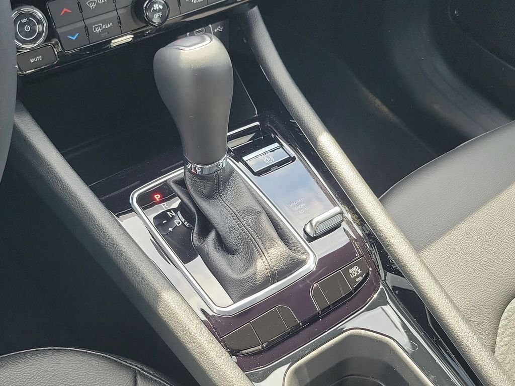 New 2026 Fathom Blue Pearl Coat Jeep Latitude image 30