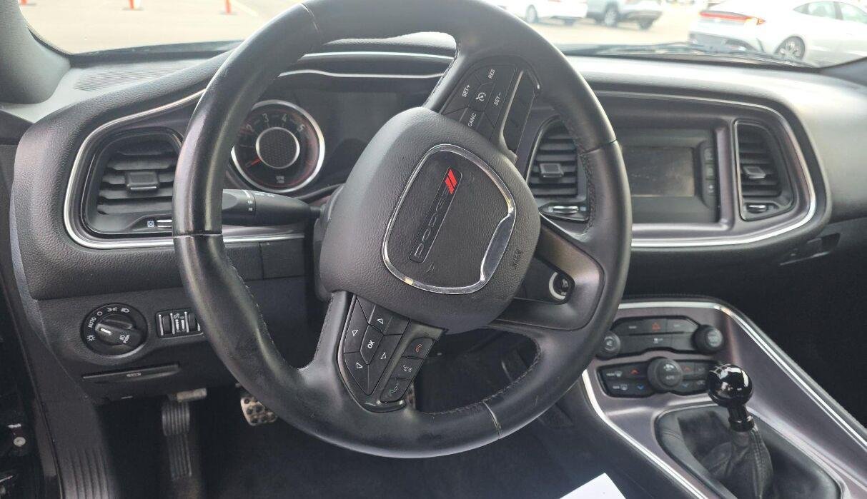 Used 2015 Pitch Black Clearcoat Dodge R/T image 6