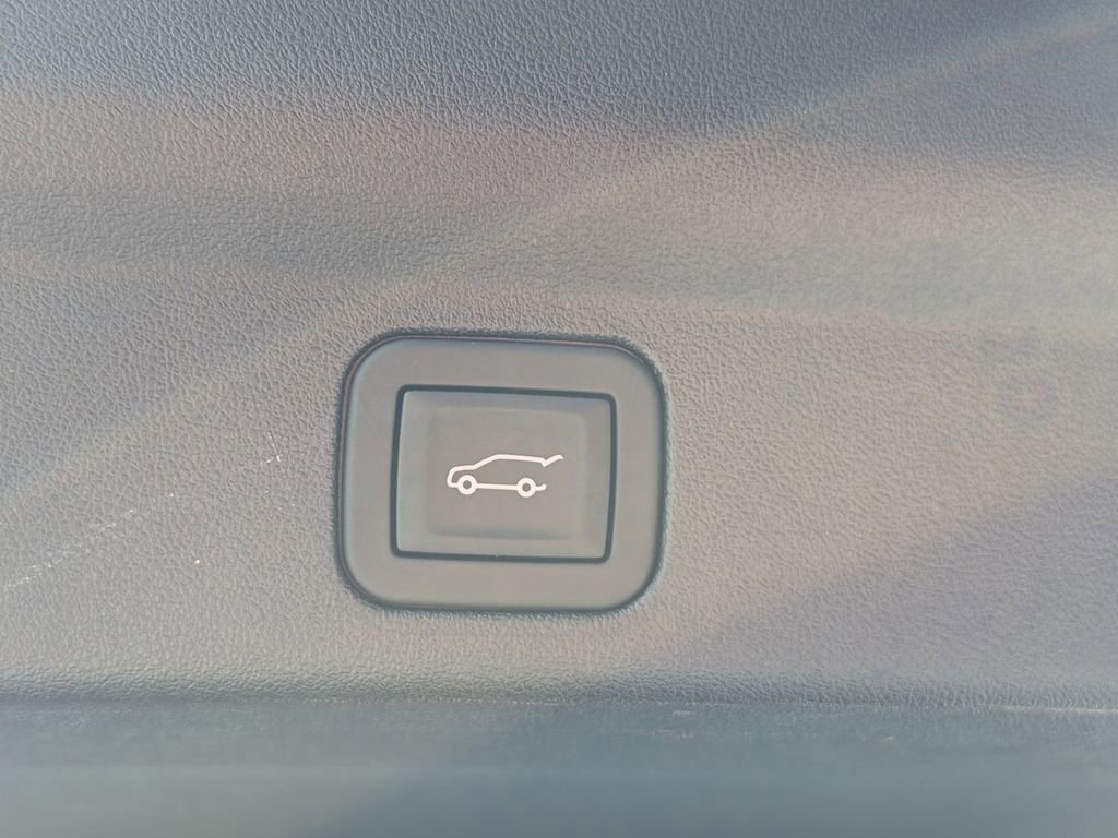 2026 Cadillac Escalade IQ Luxury - Photo 11