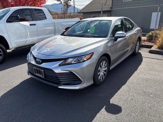 Used 2021 Silver Toyota LE image 5