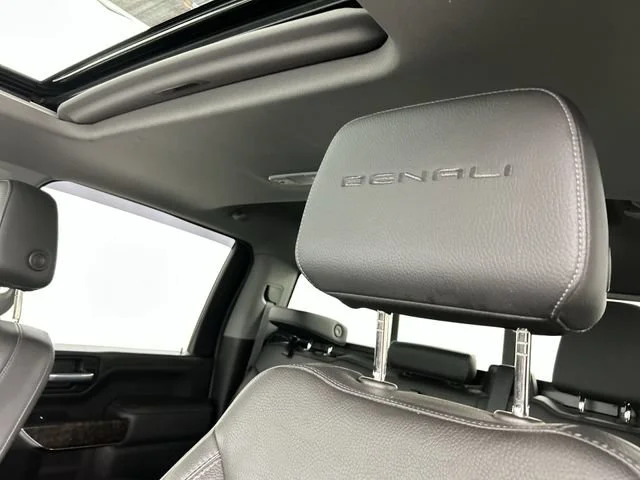 Used 2021 Black GMC Denali image 28