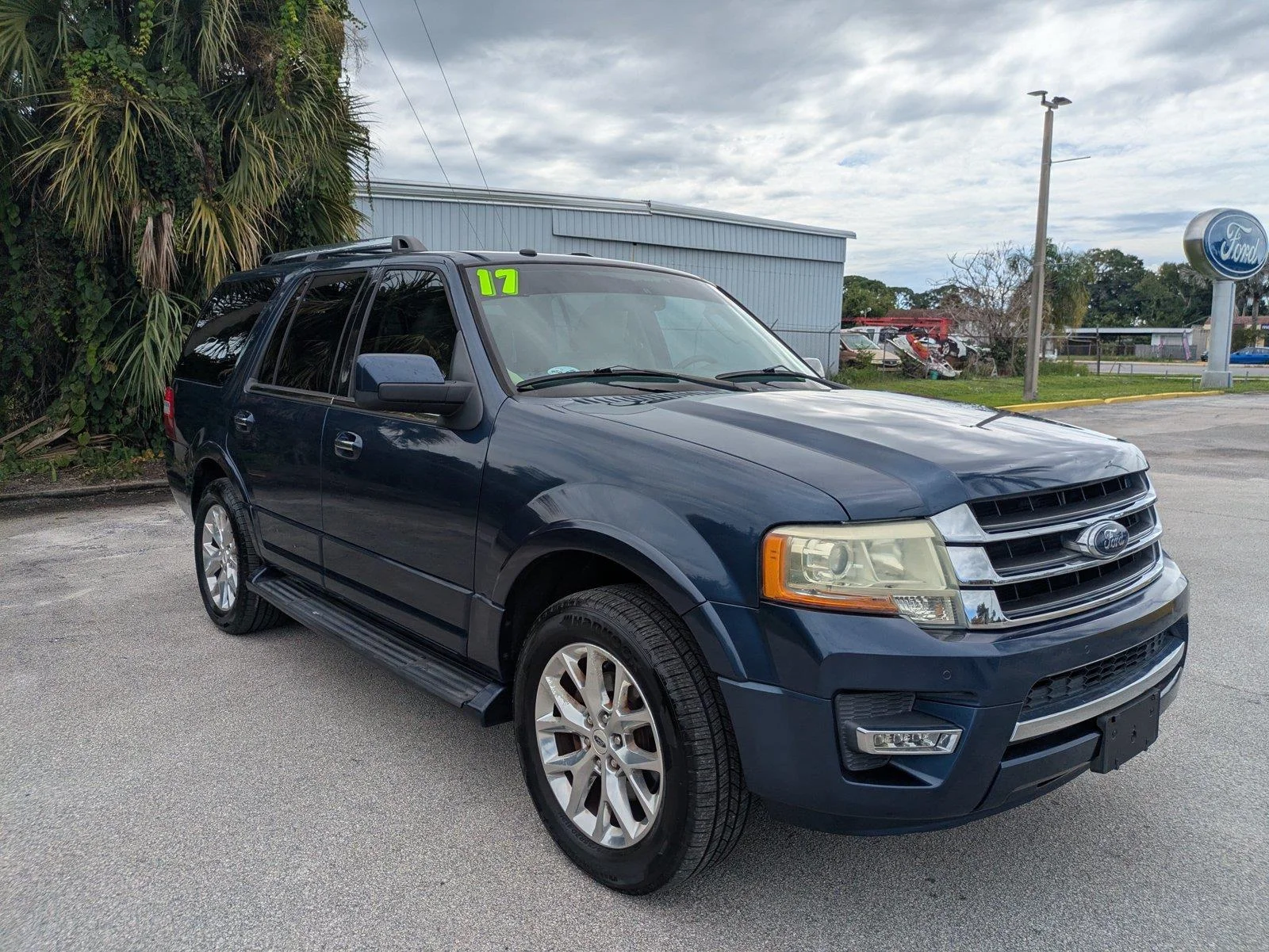 Used 2017 Blue Ford Limited image 3