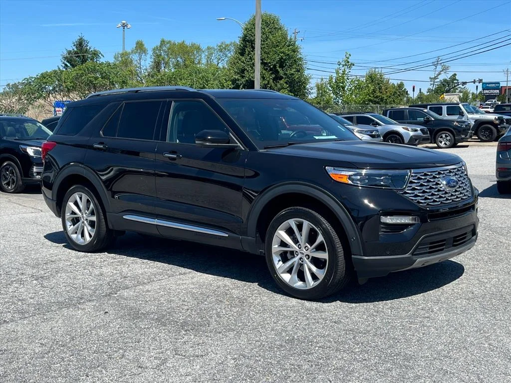 2023 Ford Explorer Platinum 4WD's photo