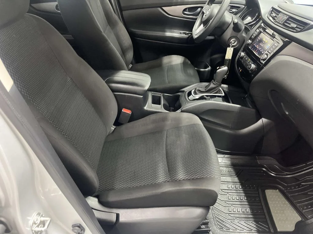 Used 2020 Brilliant Silver Metallic Nissan SLT FWD 1 Owner image 29