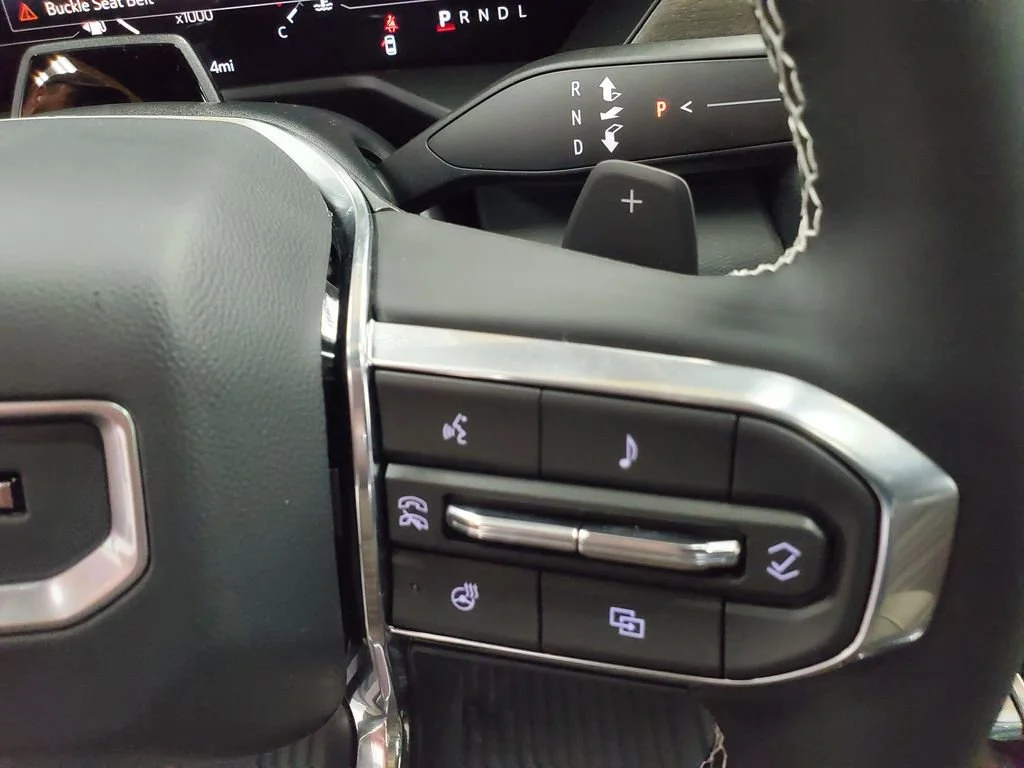 2026 GMC Acadia Denali Ultimate - Photo 16