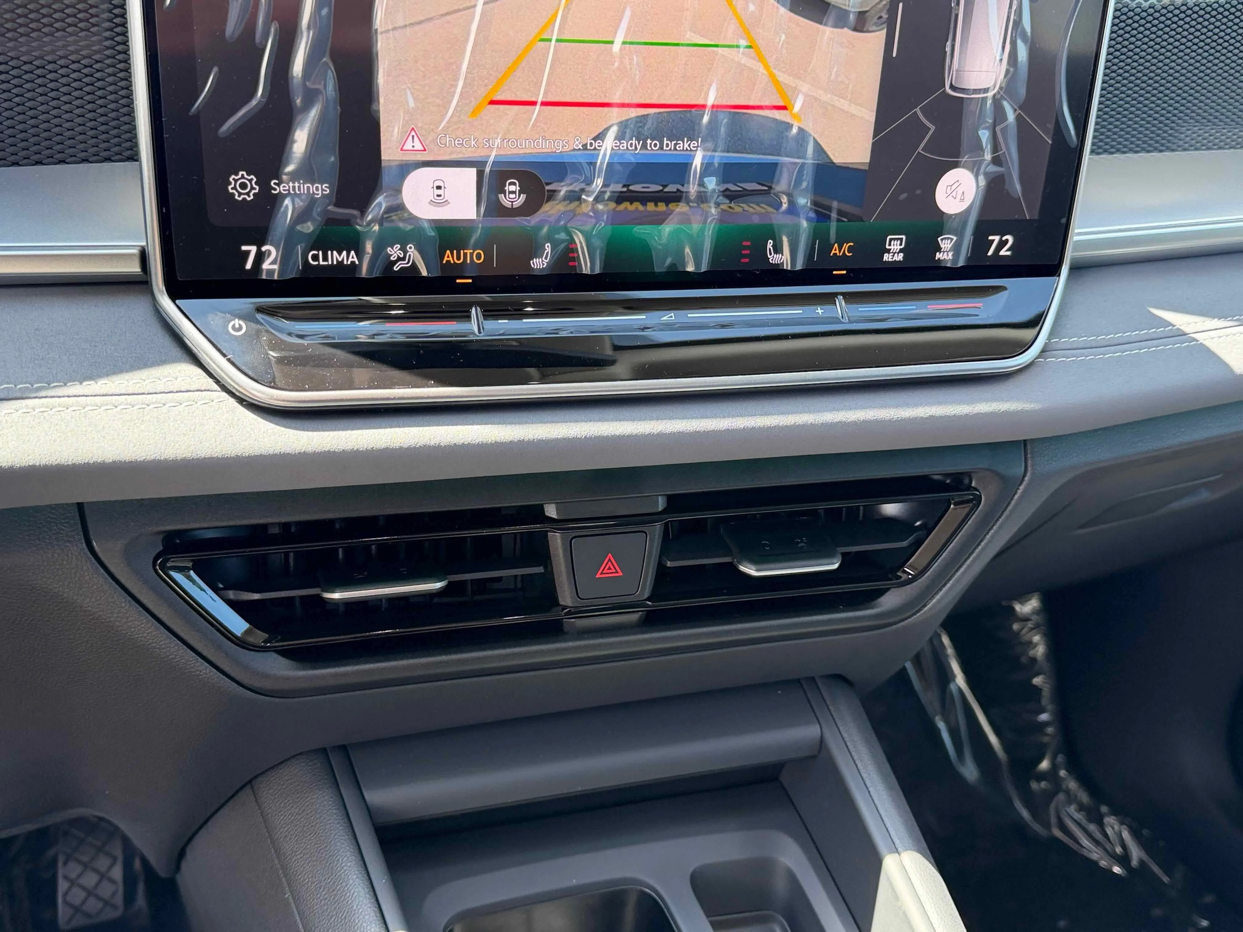 New 2026 Silver Volkswagen SE image 23