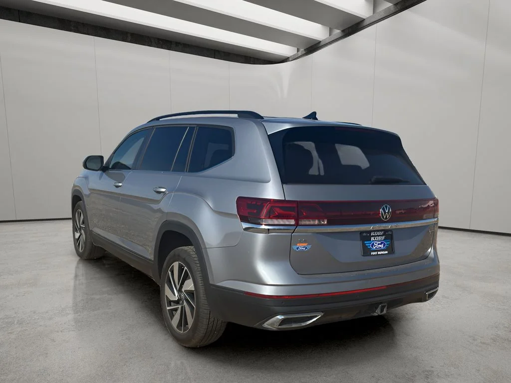 Used 2025 Silver Mist Metallic Volkswagen SE w/Technology 4Motion image 5