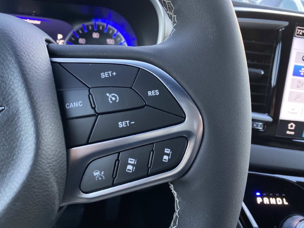 New 2026 Diamond Black Crystal Pearl-Coat Exterior Paint Chrysler LX image 13