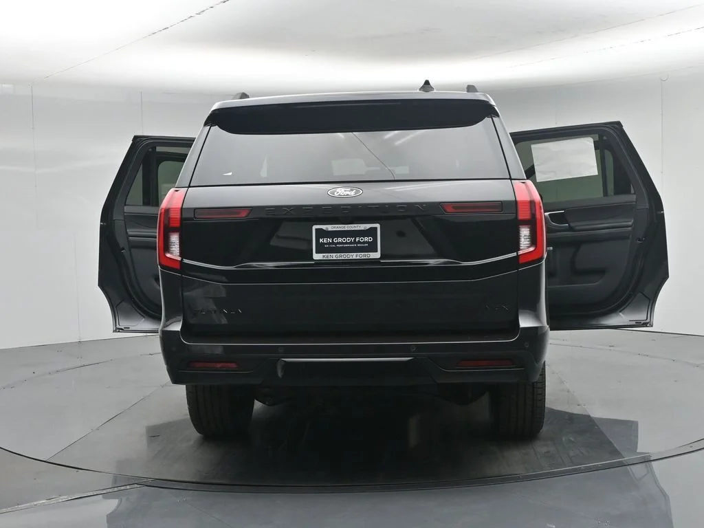 New 2026 Gray Ford Platinum image 36