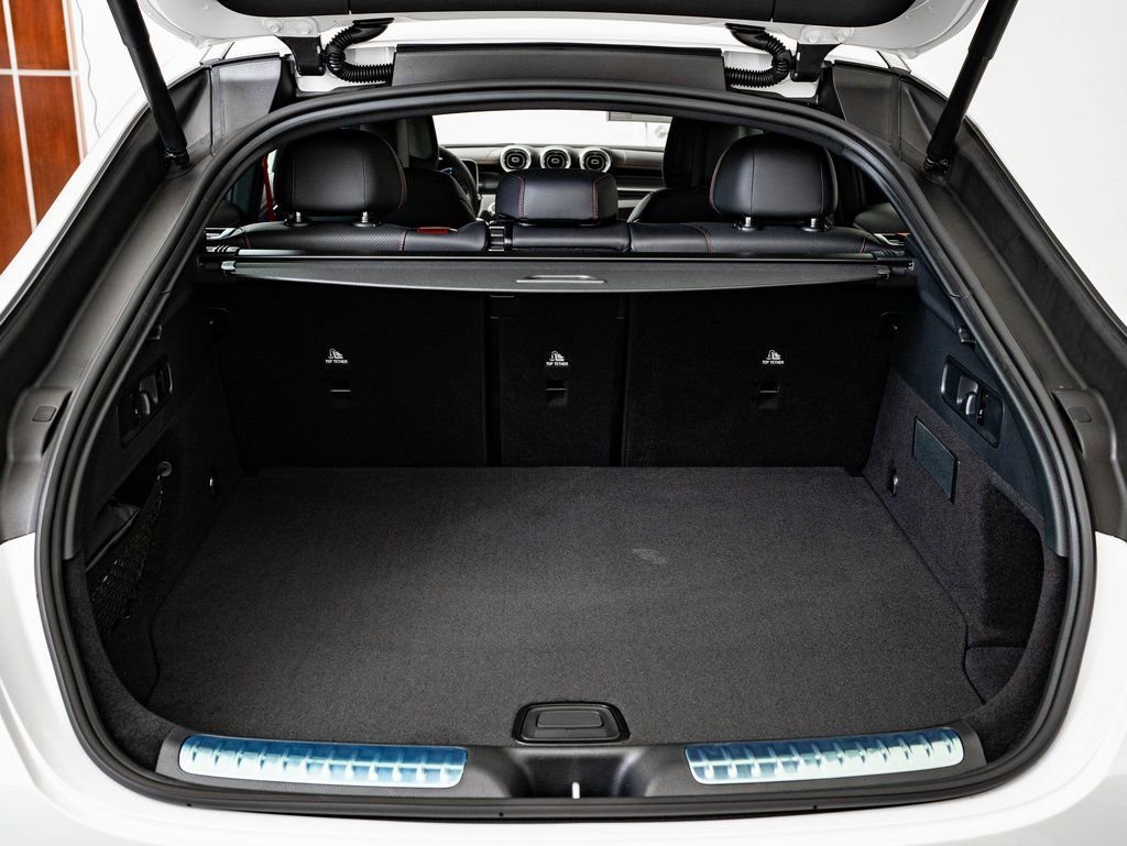 New 2026 MANUFAKTUR Moonlight White Metallic Mercedes-Benz GLC 43 AMG® image 22