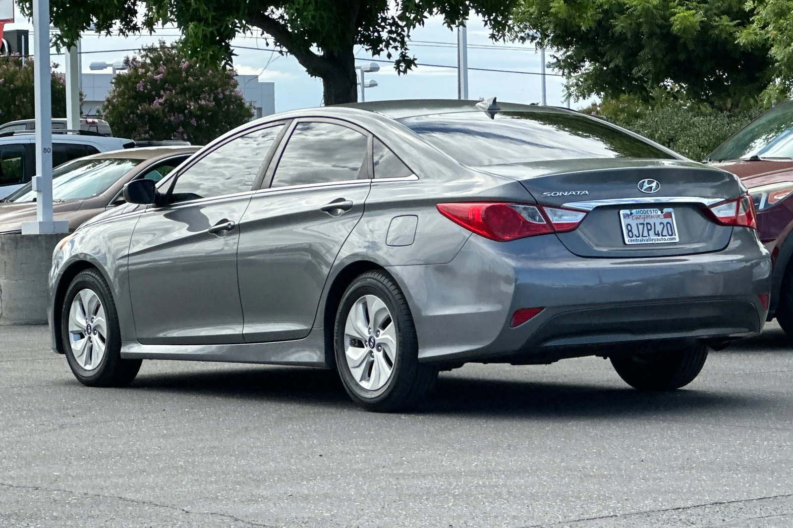 Used 2014 Harbor Gray Metallic Hyundai GLS image 6