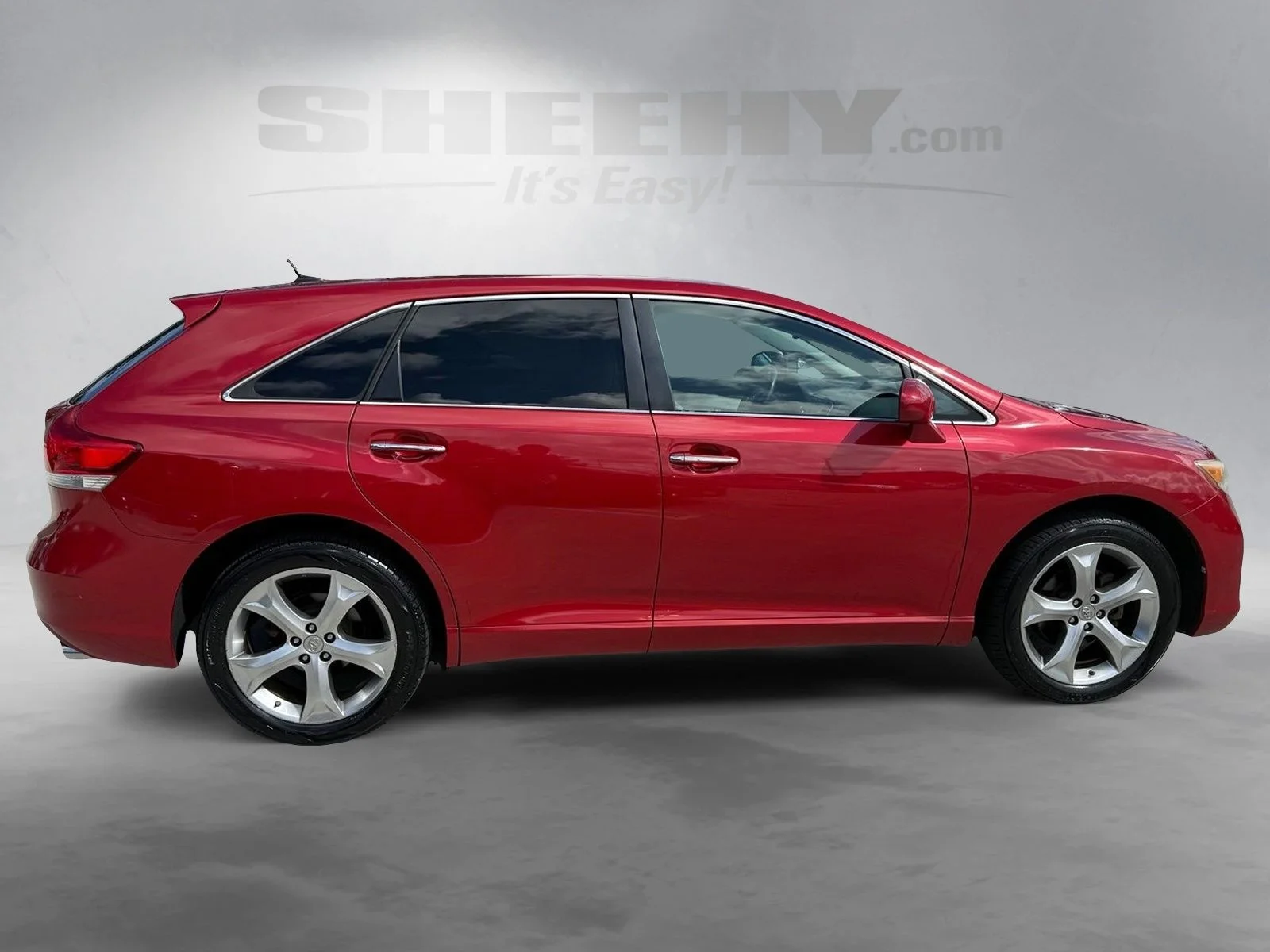 Used 2009 Red Toyota Base image 9