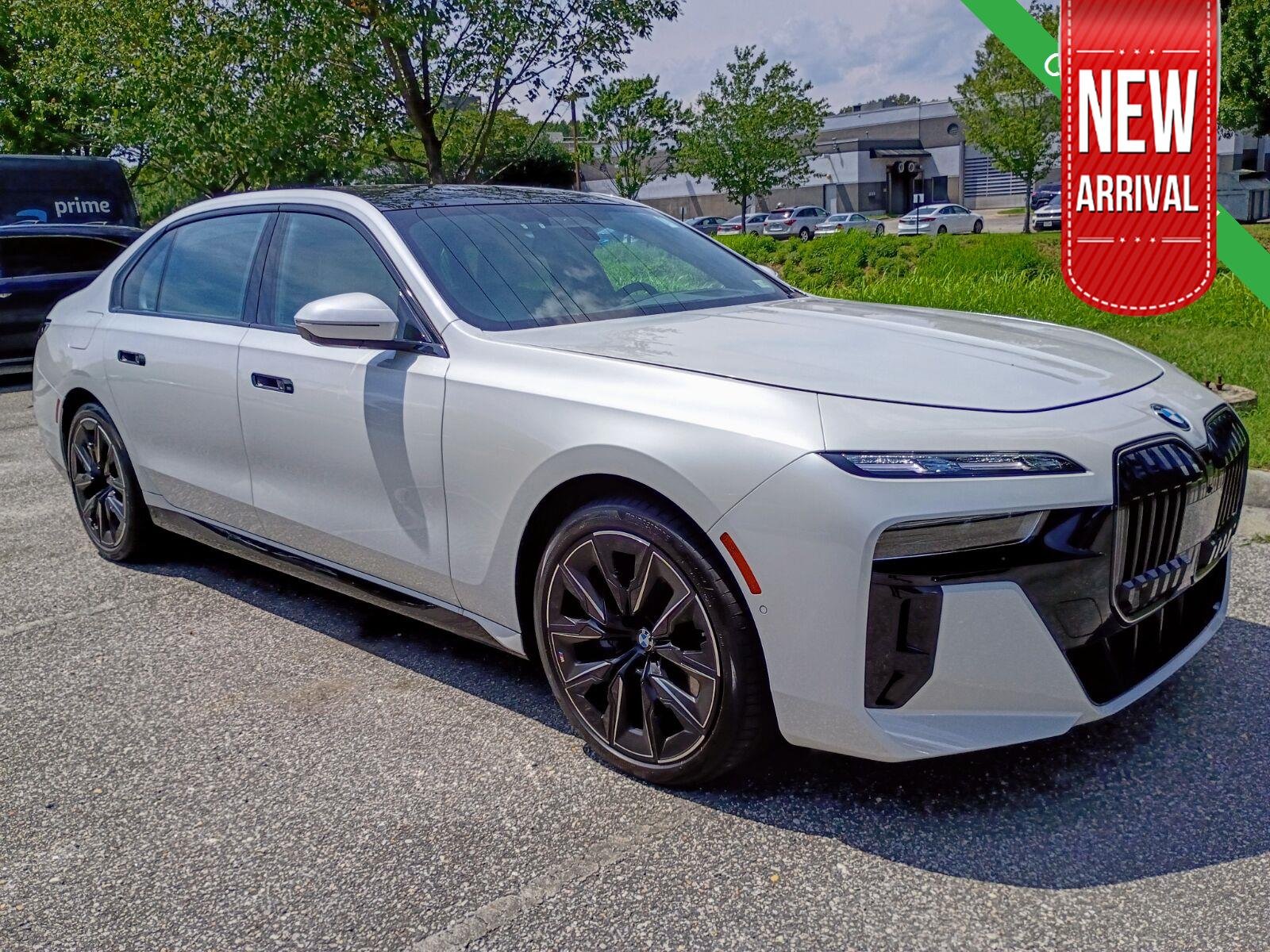 Used 2025 Mineral White Metallic BMW 760i xDrive image 1
