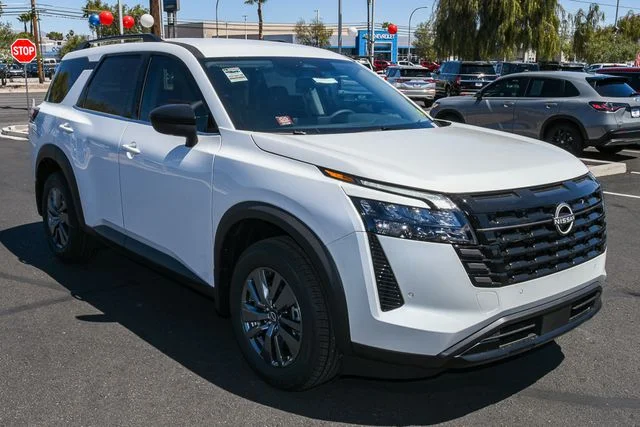 New 2026 Everest White Pearl TriCoat Nissan SV image 8