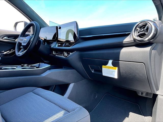 2027 Chevrolet Equinox LT - Photo 6