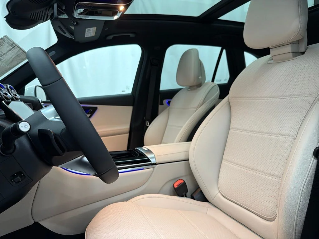 New 2027 White Mercedes-Benz GLC 300 image 15