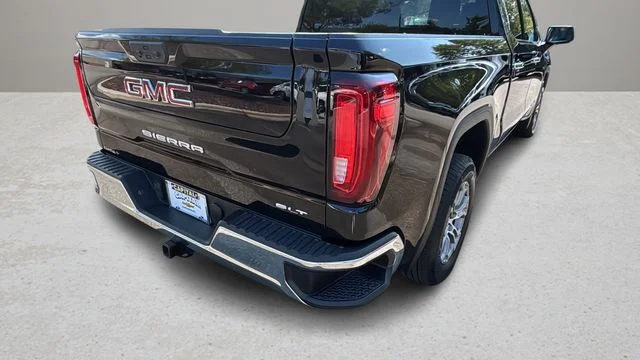 Used 2025 Black GMC SLT image 38