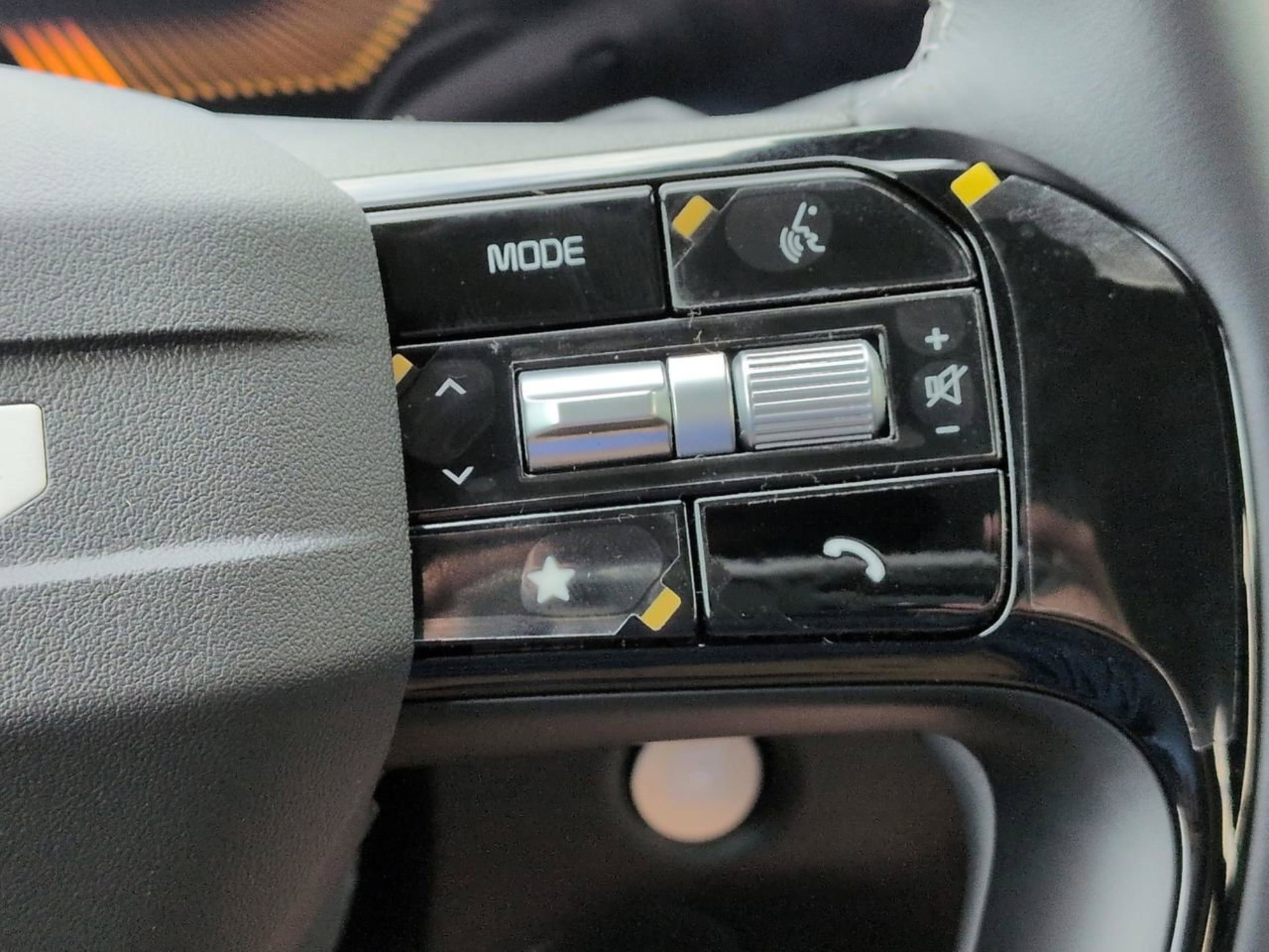 New 2026 Glacial White Pearl Kia LX image 22