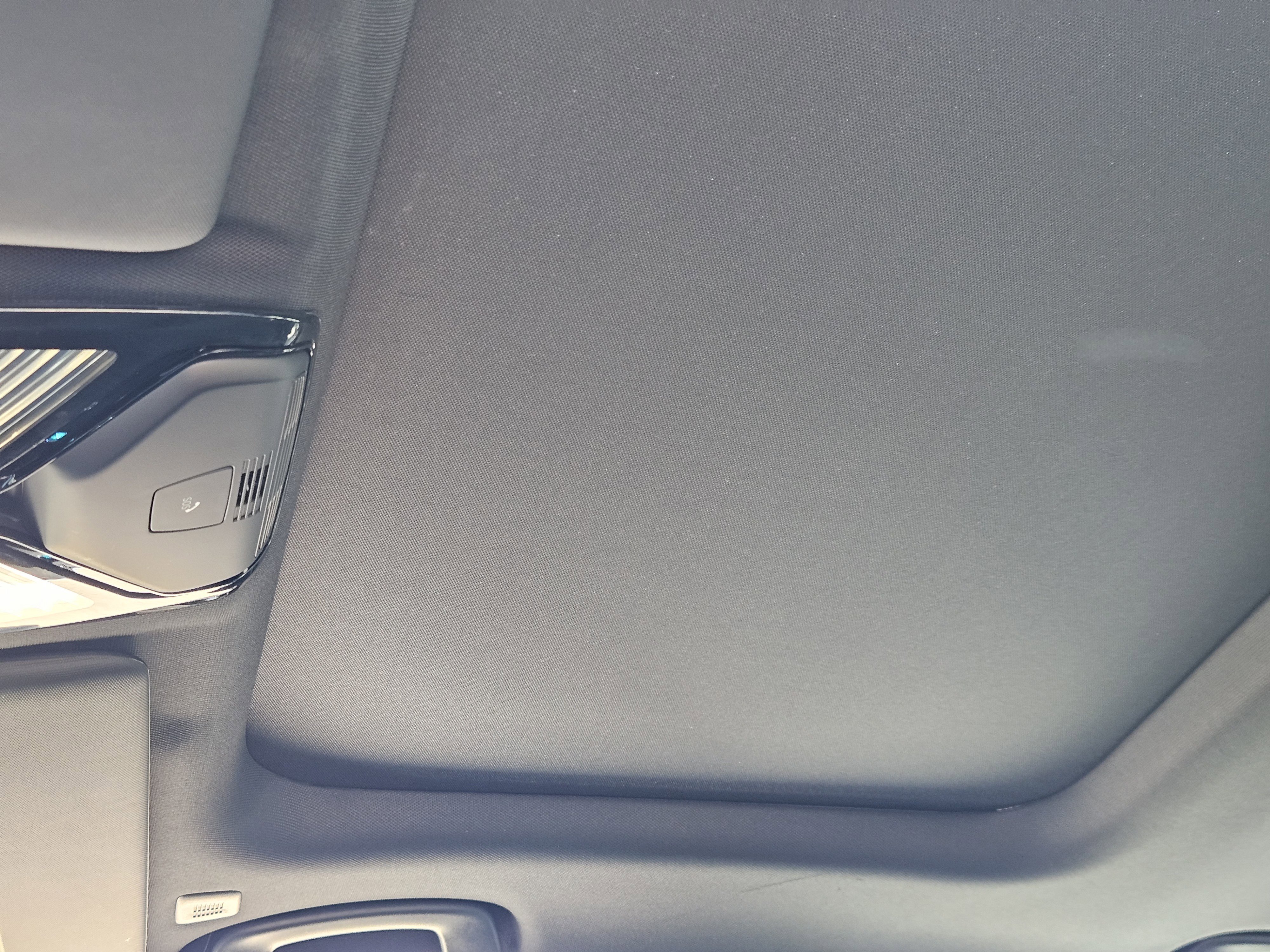 2025 BMW 3 Series 330i - Photo 18