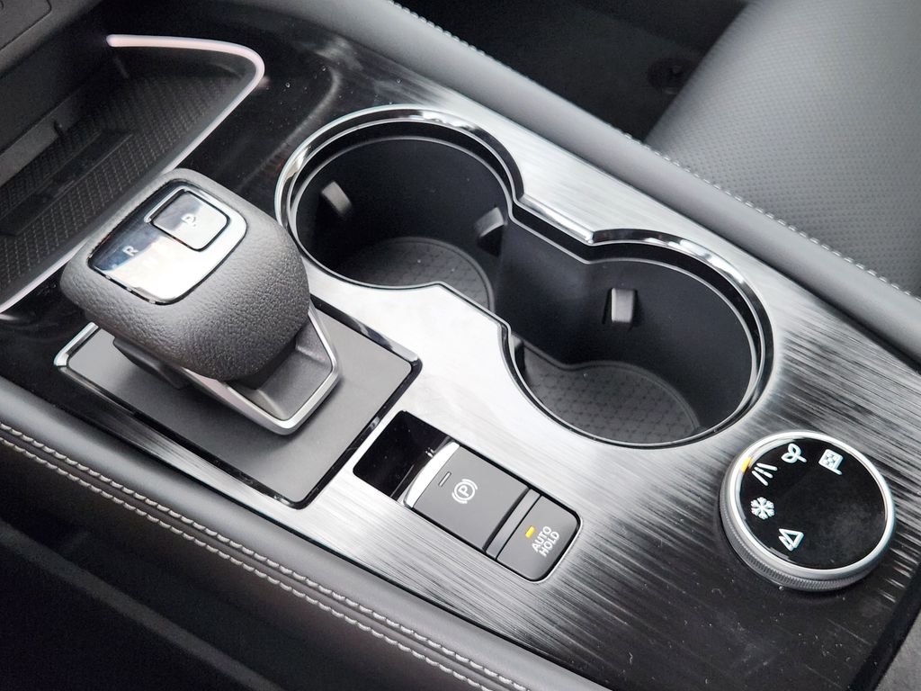 New 2026 Champagne Silver Metallic / Super Black Two-tone Nissan Platinum image 19