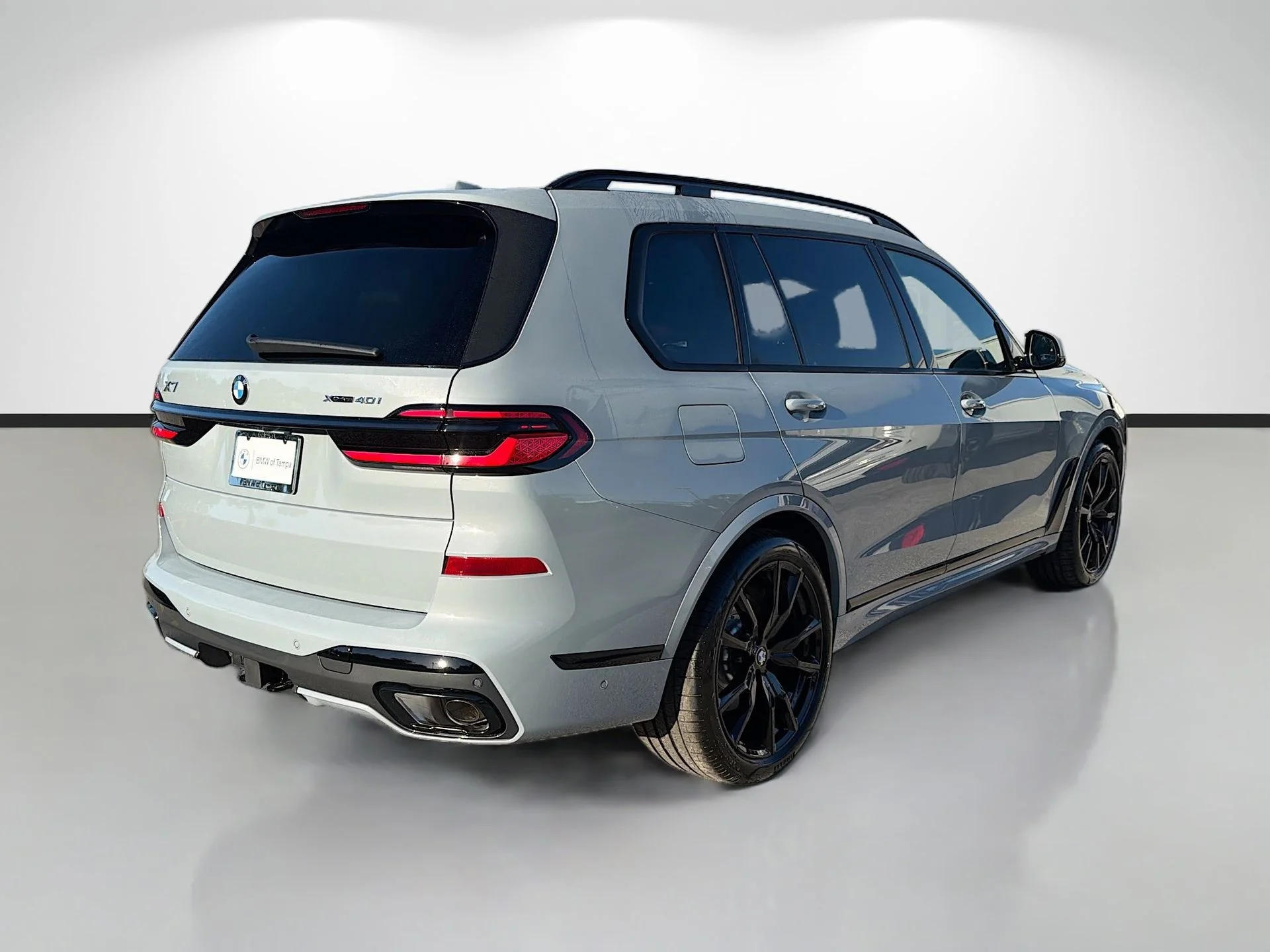 New 2027 Brooklyn Grey Metallic BMW xDrive40i image 3