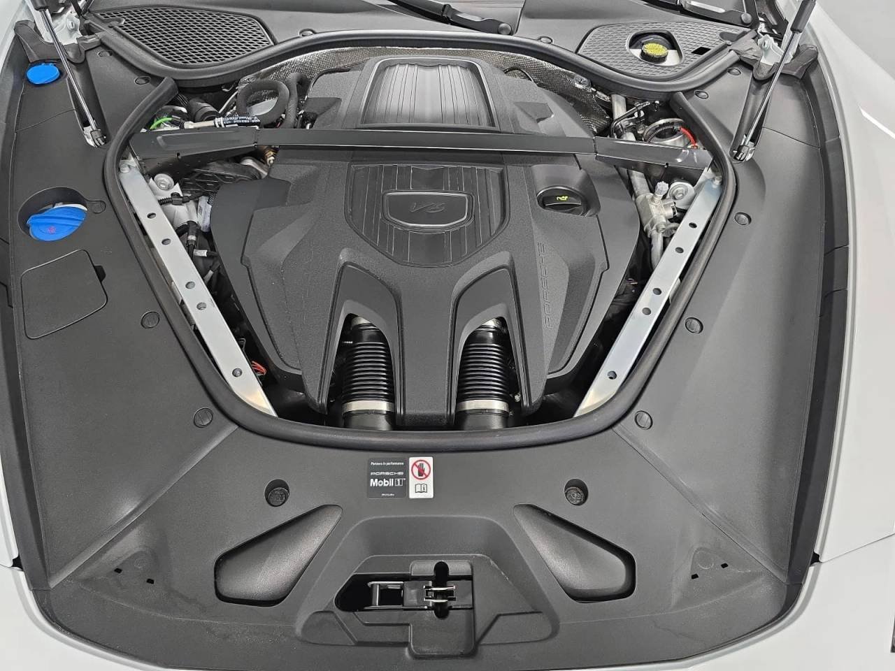 2026 Porsche Panamera 4 E-Hybrid - Photo 33