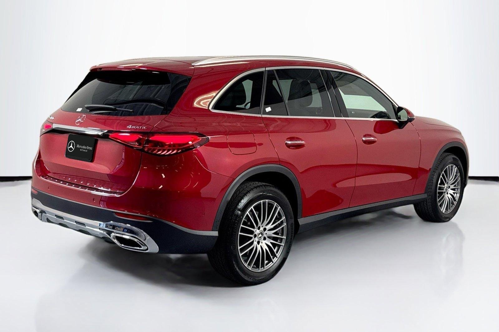 New 2026 Manufaktur Patagonia Red Metallic Mercedes-Benz GLC 300 image 5