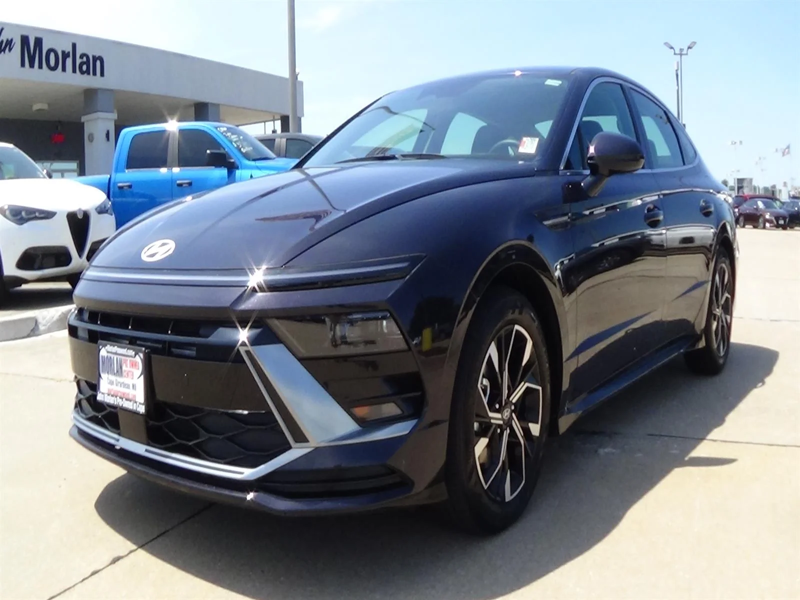 Used 2025 Carbon Blue Pearl (xb9) Hyundai SEL image 2