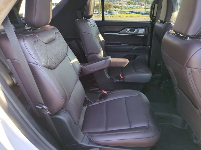 Used 2025 White Ford Platinum image 34