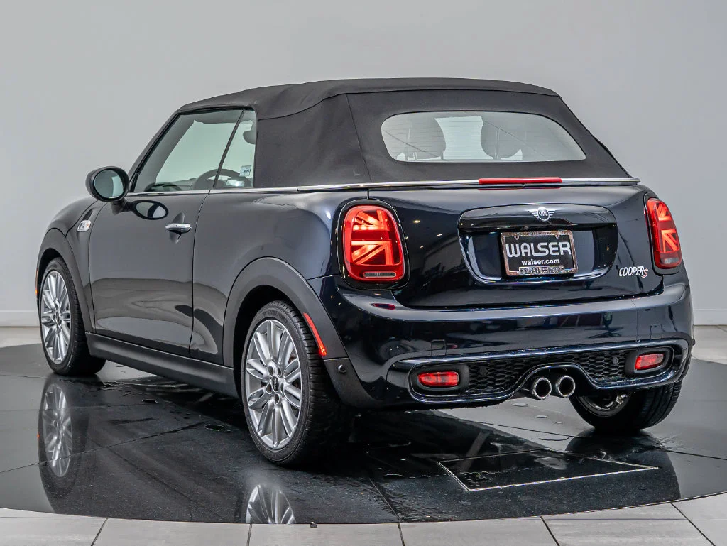 Used 2021 Mini Yours Enigmatic Black Metallic MINI Iconic image 6