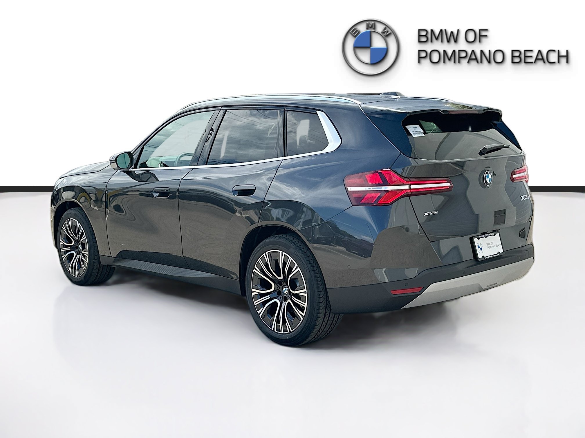 New 2026 Dark Graphite Metallic BMW 30 xDrive image 4