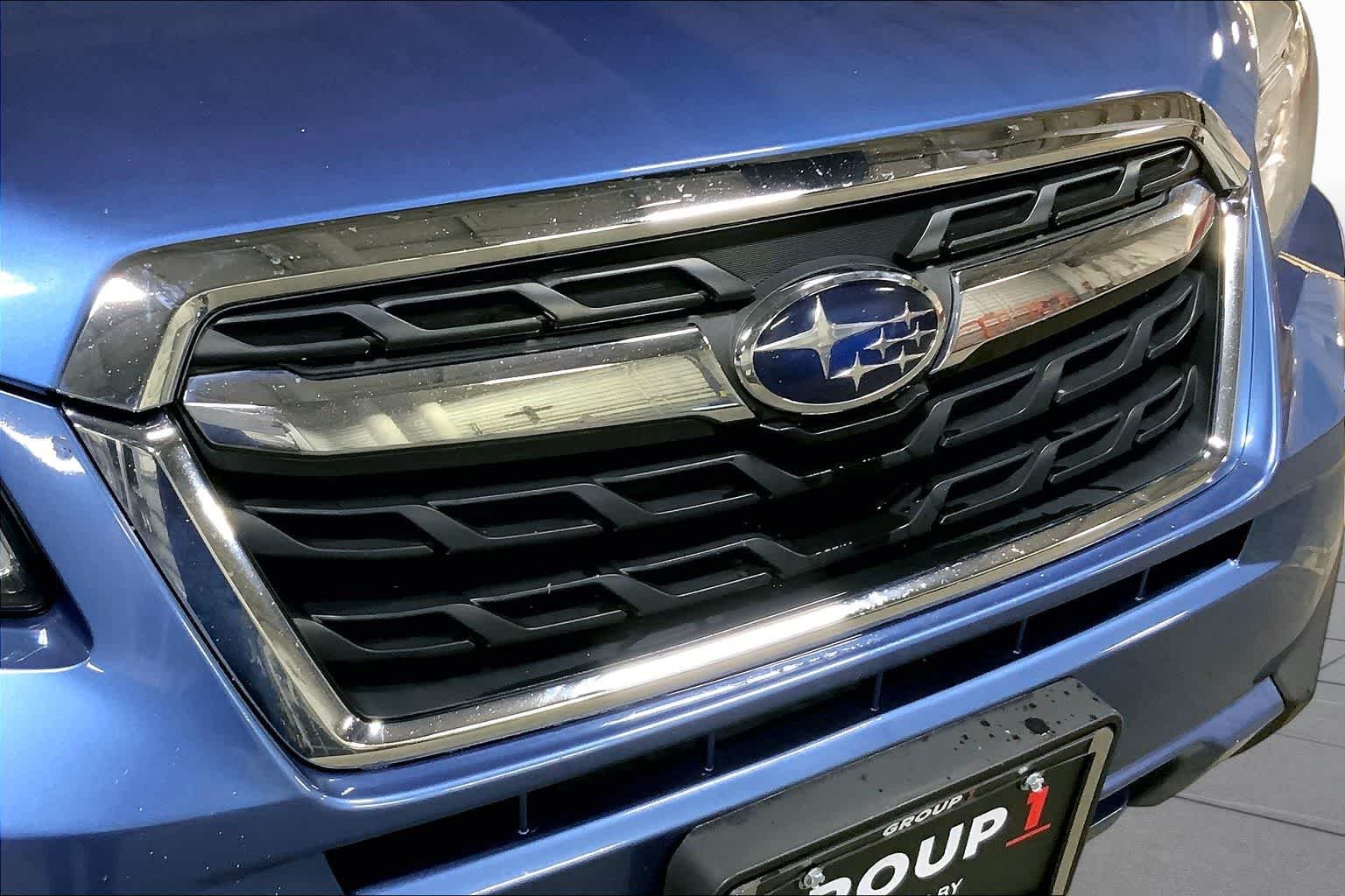 Used 2017 Quartz Blue Pearl Subaru  image 30