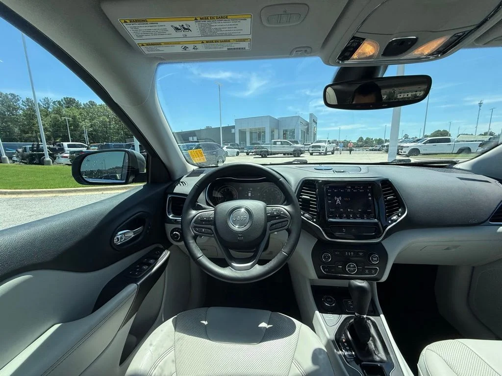 Used 2019 Gray Jeep Limited image 8
