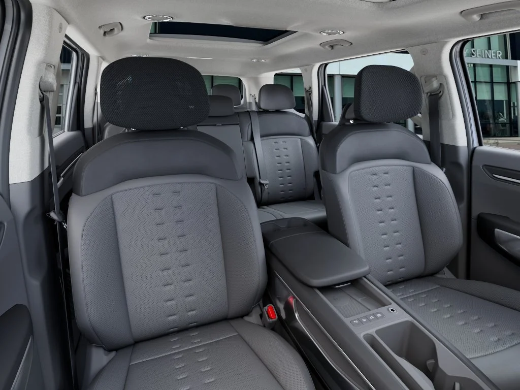 New 2026 Glacial White Pearl Kia Wind image 15