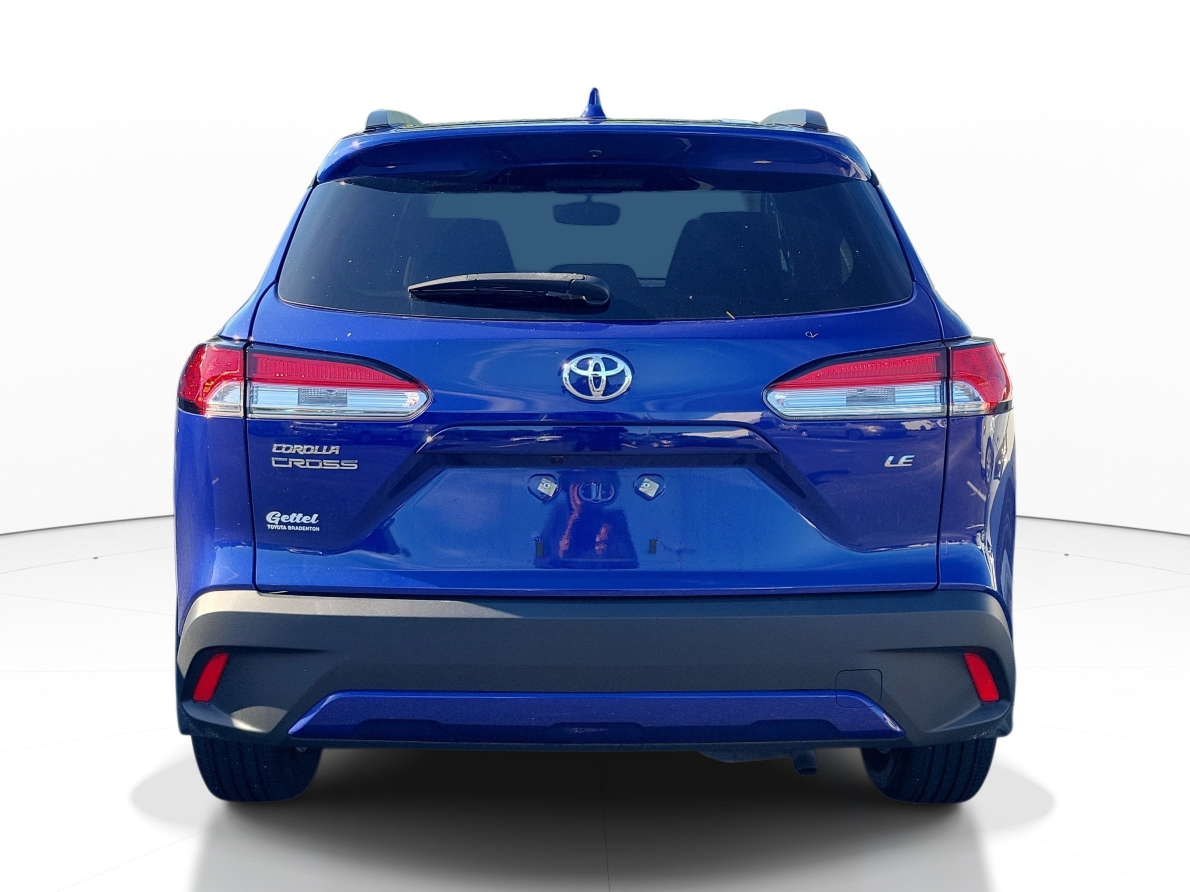 Used 2024  Toyota LE image 6