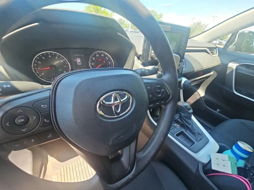 Used 2021 Magnetic Gray Metallic Toyota LE image 7