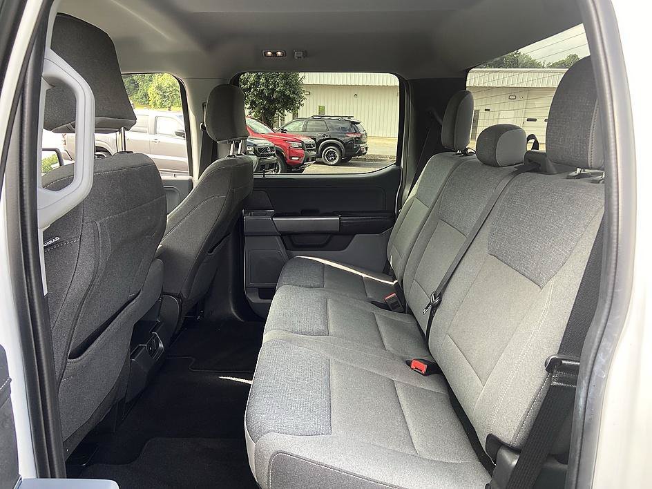 Used 2025 Oxford White Ford XLT image 14