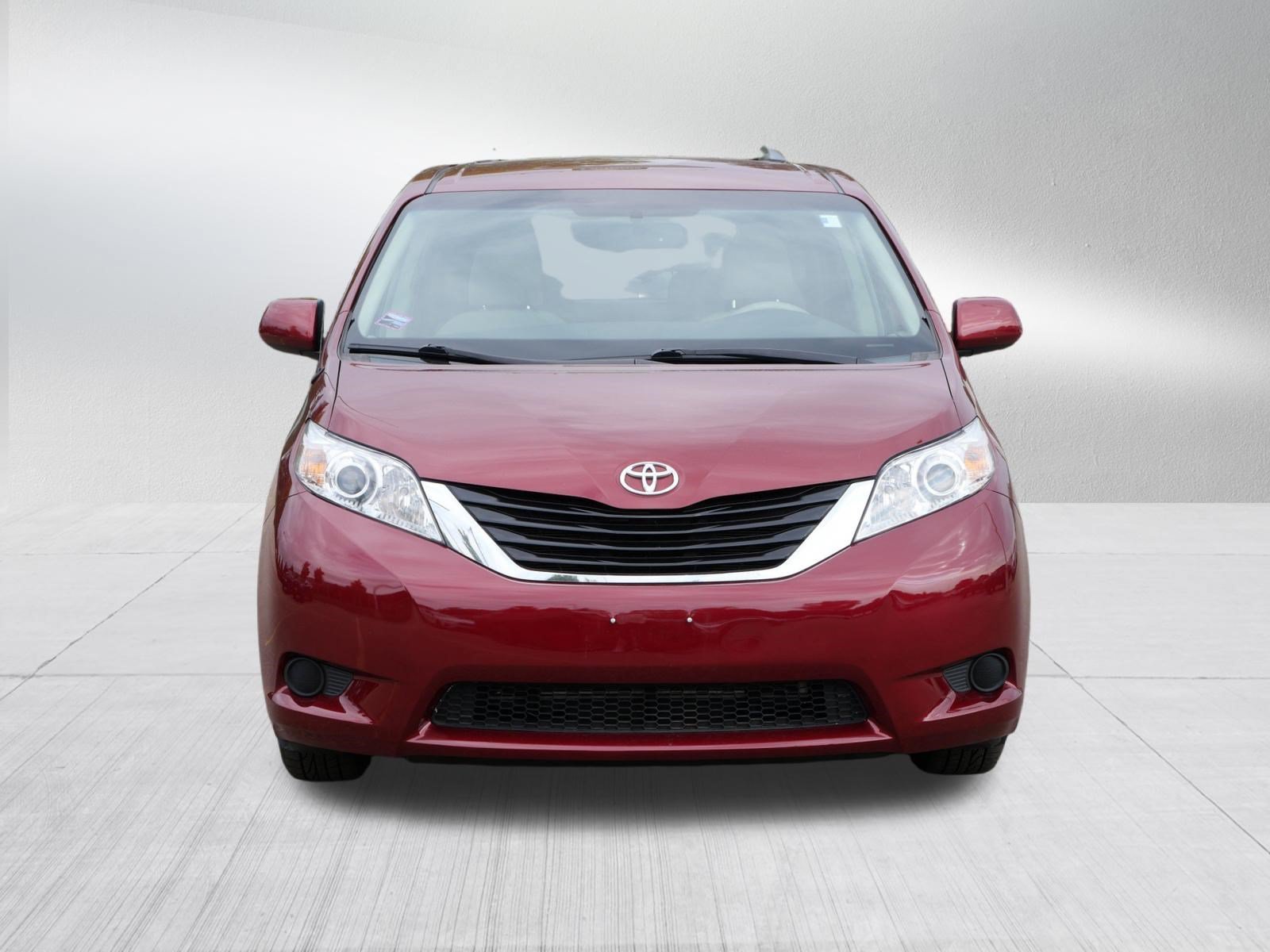 Used 2011 Toyota Sienna LE with VIN 5TDKK3DC6BS137257 for sale in Vadnais Heights, Minnesota