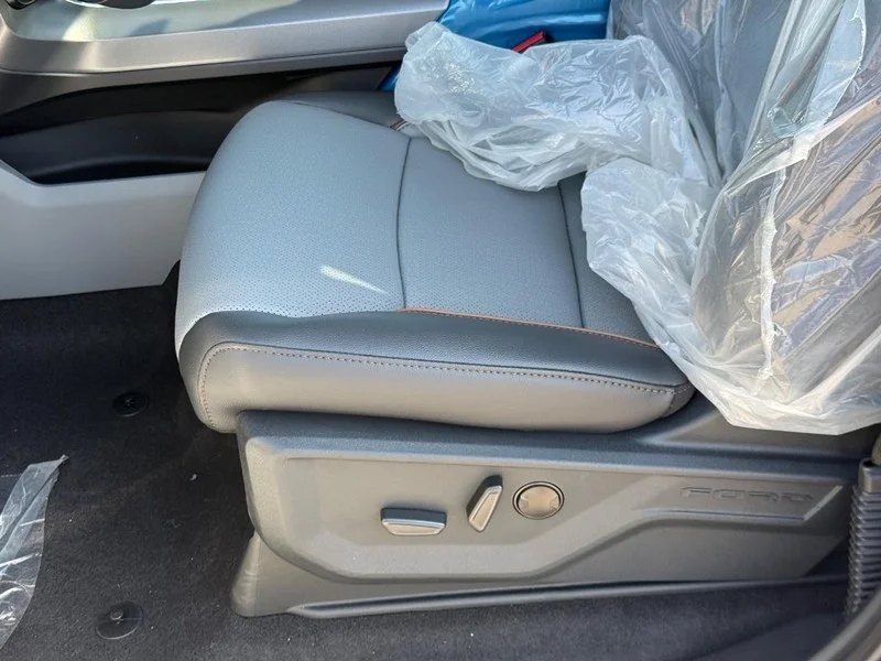 New 2026 Star White Metallic Tri-Coat Ford LARIAT 4WD SuperCrew 5.5