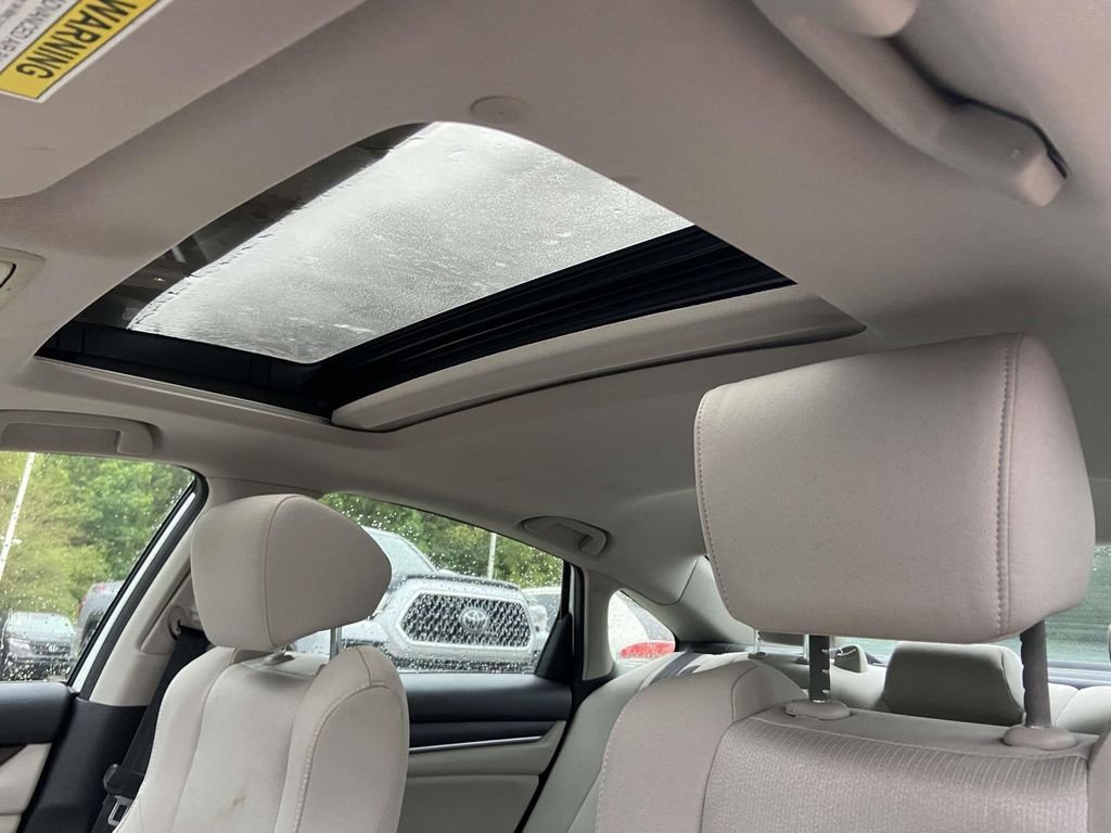 Used 2018  Honda EX image 20
