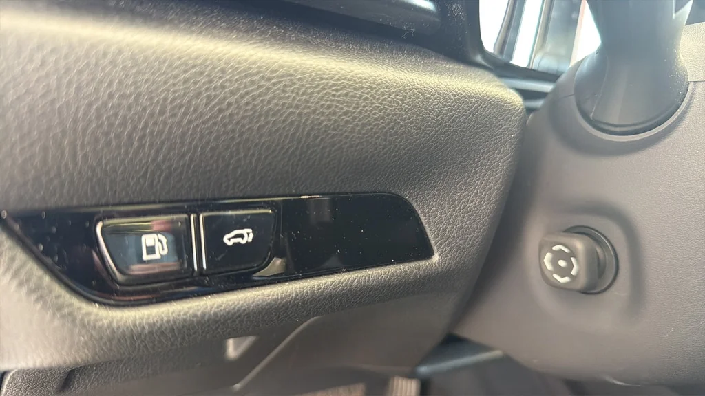 Used 2025 Obsidian Lexus Luxury image 25