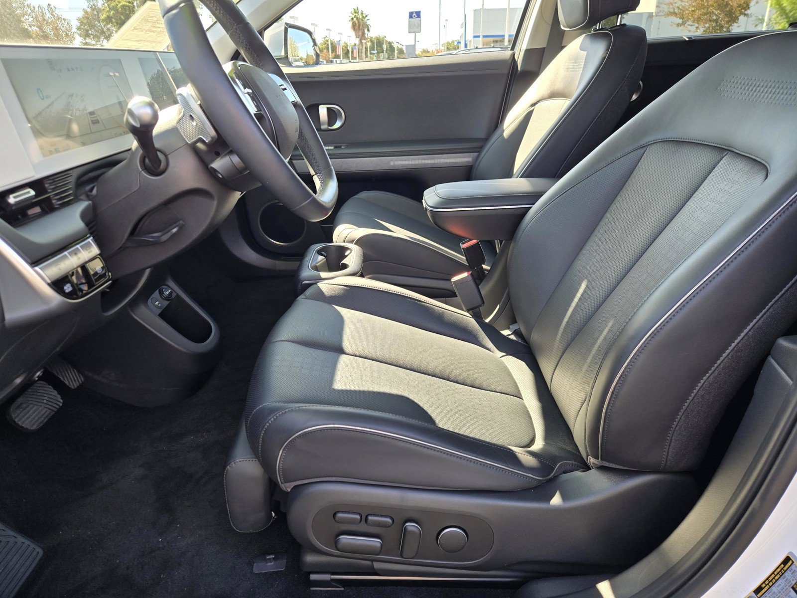 Certified Used 2023 Atlas White Hyundai Limited image 25