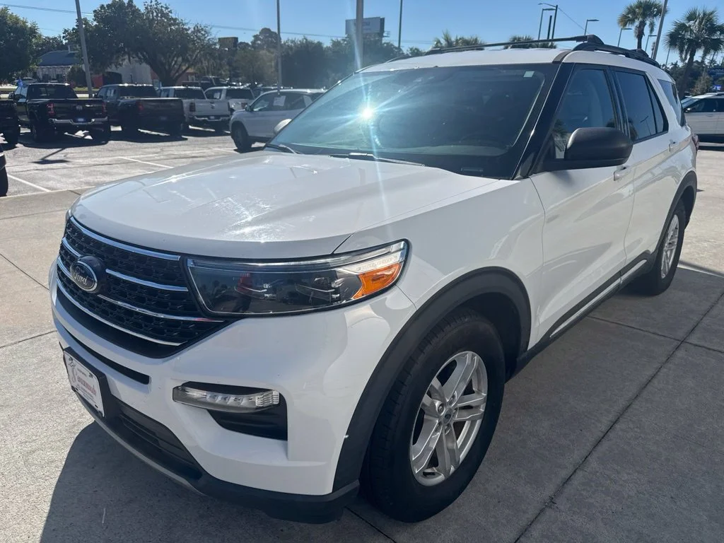 Used 2020 Oxford White Ford XLT image 1