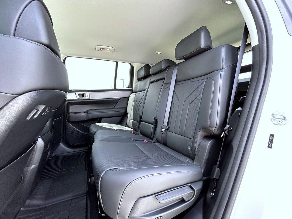 New 2026 White Hyundai SEL image 11