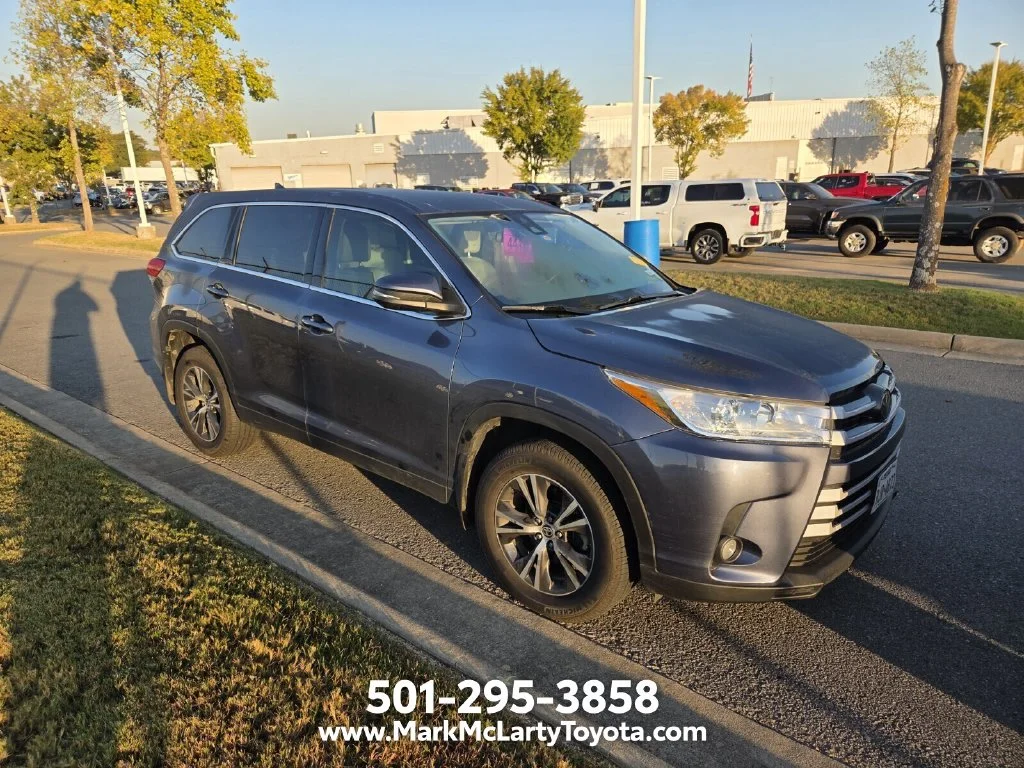 Used 2019 Blue Toyota LE Plus image 2